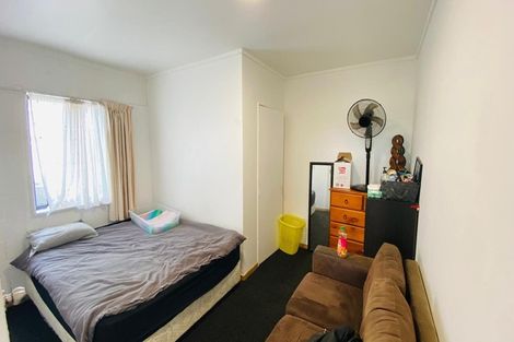 Photo of property in 307 Sunset Road, Sunnynook, Auckland, 0632