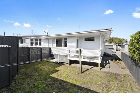 Photo of property in 24 Hill Crescent, Papakura, 2110