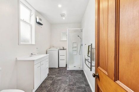 Photo of property in 22 Owen Street, Newtown, Wellington, 6021