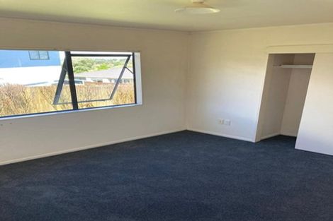 Photo of property in 10 Loughanure Place, Massey, Auckland, 0614