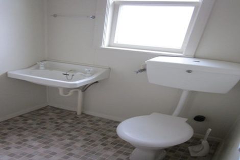 Photo of property in 35 Awamutu Grove, Waiwhetu, Lower Hutt, 5010