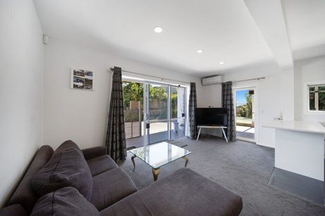 Photo of property in 2/89 Takutai Avenue, Half Moon Bay, Auckland, 2012