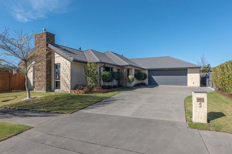 Photo of property in 5 Carradale Avenue, Broomfield, Christchurch, 8042