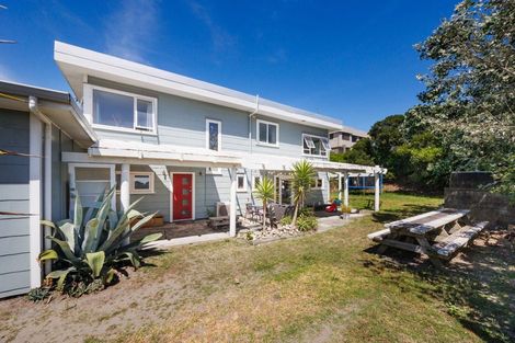 Photo of property in 4 Hunia Terrace, Himatangi Beach, Foxton, 4891