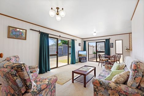 Photo of property in 124a Karewa Parade, Papamoa Beach, Papamoa, 3118