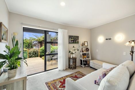 Photo of property in 2/22 Zion Road, Birkenhead, Auckland, 0626