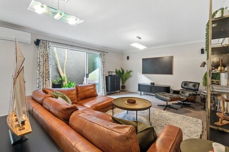 Photo of property in 225 Muritai Road, Eastbourne, Lower Hutt, 5013