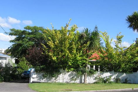 Photo of property in 34 Channel View Road, Campbells Bay, Auckland, 0630