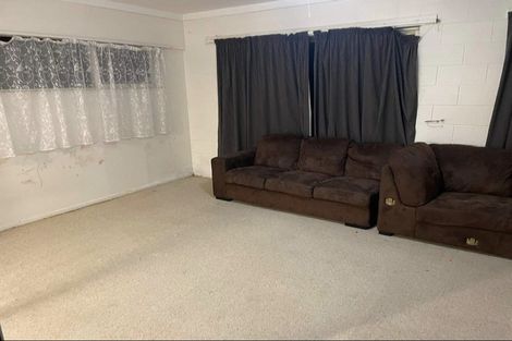 Photo of property in 63 Chelsea View Drive, Chatswood, Auckland, 0626