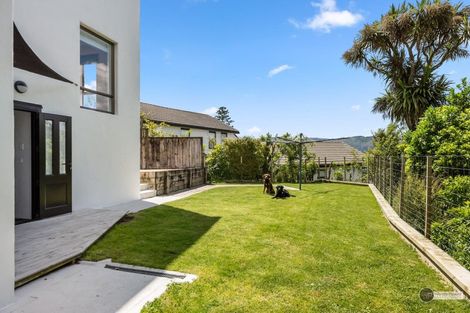 Photo of property in 6 Corrondella Grove, Belmont, Lower Hutt, 5010
