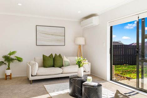 Photo of property in 185 Keri Vista Rise, Papakura, 2110