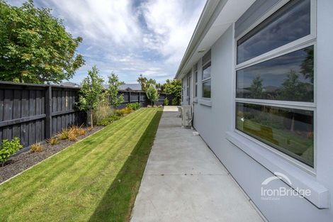 Photo of property in 14 Papaumu Green, Parklands, Christchurch, 8083