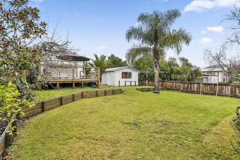 Photo of property in 6 Ward Crescent, Te Atatu Peninsula, Auckland, 0610