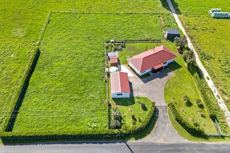 Photo of property in 957 Pukearuhe Road, Waiiti, Urenui, 4377