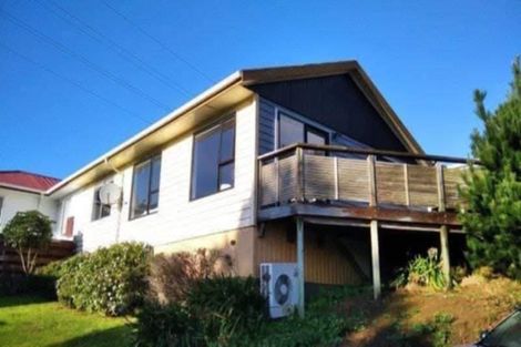 Photo of property in 46a Edgecombe Street, Newlands, Wellington, 6037