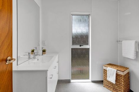 Photo of property in 2/19 Kenmore Street, Westown, New Plymouth, 4310