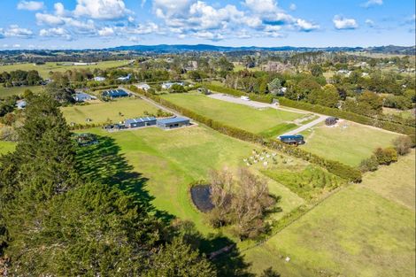 Photo of property in 4 Hanham Road, Kumeu, 0891