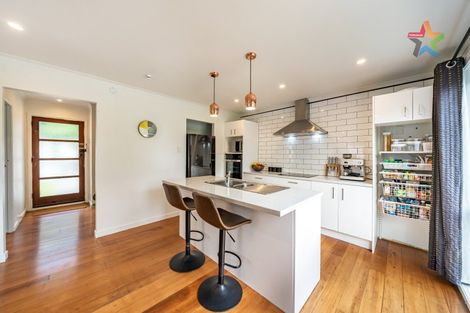 Photo of property in 55 Shearer Crescent, Naenae, Lower Hutt, 5011