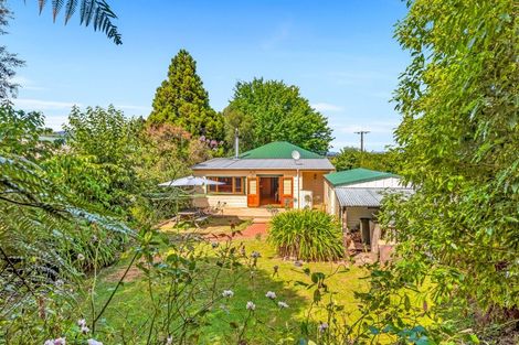 Photo of property in 4 Muhunoa West Road, Ohau, Levin, 5570
