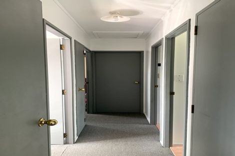 Photo of property in 2/87 Fairclough Road, Beach Haven, Auckland, 0626