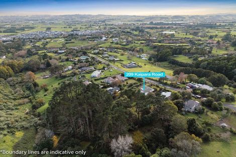 Photo of property in 209 Kaipara Road, Papakura, 2582
