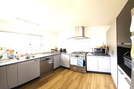 Photo of property in 93a Taylor Terrace, Tawa, Wellington, 5028