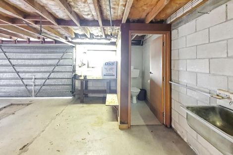 Photo of property in 5a Seapoint Road, Bluff Hill, Napier, 4110