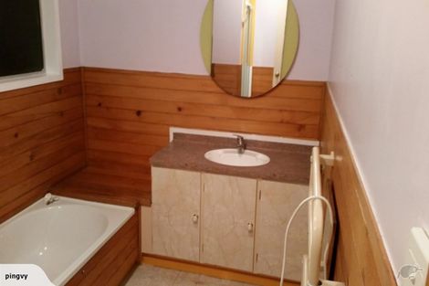 Photo of property in 2/35 Seabrook Avenue, New Lynn, Auckland, 0600