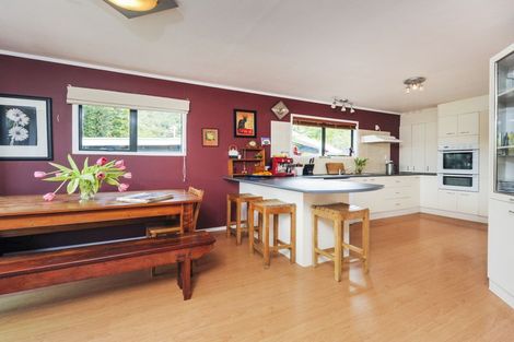 Photo of property in 138 Woodlands Park Road, Titirangi, Auckland, 0604