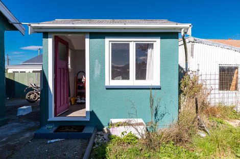 Photo of property in 1 Maude Street, Waimate, 7924