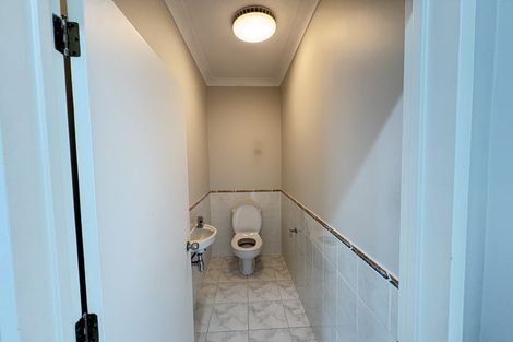 Photo of property in 154 Boord Crescent, Kumeu, 0891