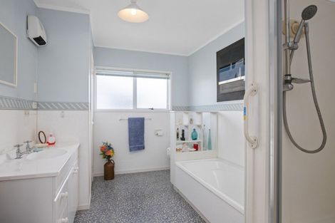 Photo of property in 178 Torkar Road, Clarks Beach, 2122