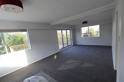 Photo of property in 24 Dowse Drive, Maungaraki, Lower Hutt, 5010