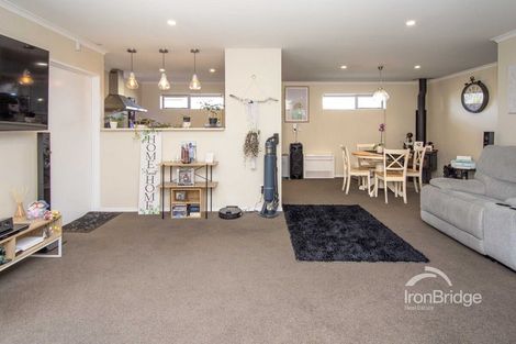 Photo of property in 10 Netley Place, Aranui, Christchurch, 8061