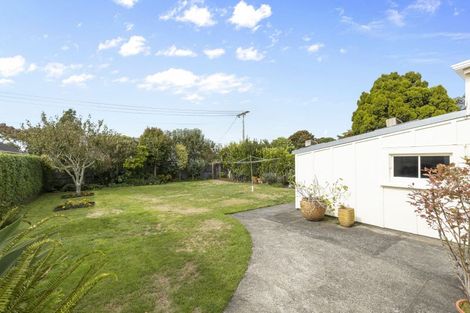 Photo of property in 23 Paynters Avenue, Strandon, New Plymouth, 4312