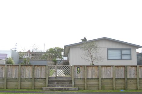 Photo of property in 4 Benbow Place, Westown, New Plymouth, 4310