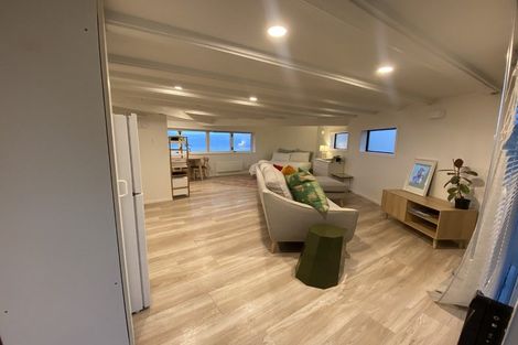 Photo of property in 43 Harbour View Road, Northland, Wellington, 6012