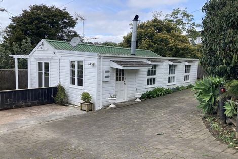 Photo of property in 97 Bassett Road, Remuera, Auckland, 1050