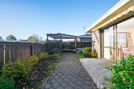 Photo of property in 98 Edgecumbe Road, Tauranga, 3110