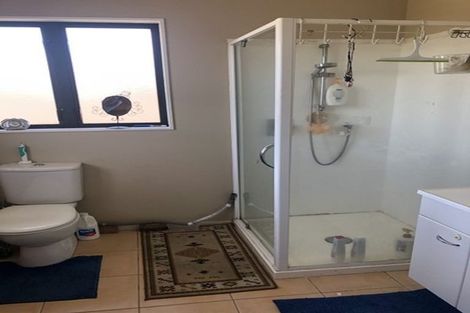 Photo of property in 10 Vintage Drive, Henderson, Auckland, 0612