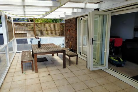 Photo of property in 63 Norwood Road, Bayswater, Auckland, 0622