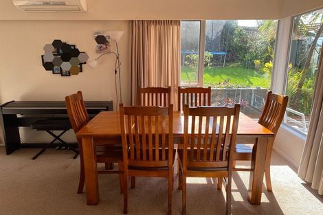 Photo of property in 31 Beechdale Crescent, Pakuranga Heights, Auckland, 2010