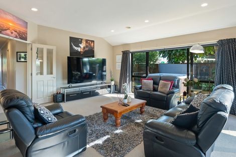 Photo of property in 17 Gandalf Crescent, Paraparaumu, 5032