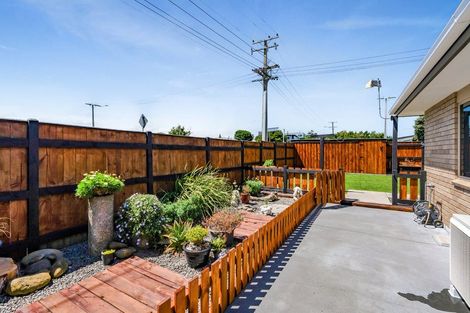 Photo of property in 17 Hira Street, Ohawe, Hawera, 4671