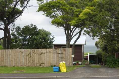 Photo of property in 1057 Whangaparaoa Road, Tindalls Beach, Whangaparaoa, 0930