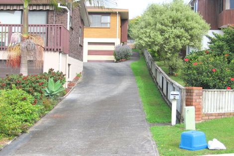 Photo of property in 8a Eagle Place, Red Beach, 0932