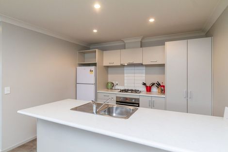 Photo of property in 32 Speldhurst Grove, Stokes Valley, Lower Hutt, 5019