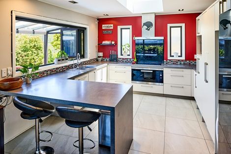 Photo of property in 16 Titiro Moana Road, Korokoro, Lower Hutt, 5012