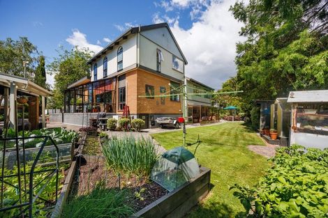 Photo of property in 101 Clifton Terrace, Fitzherbert, Palmerston North, 4410