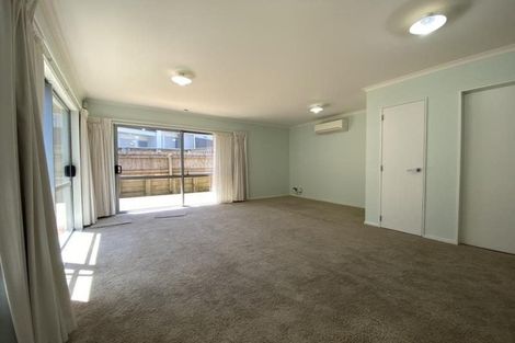 Photo of property in 10 Cresswell Place, Johnsonville, Wellington, 6037